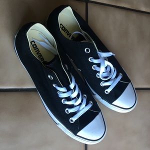 black converse